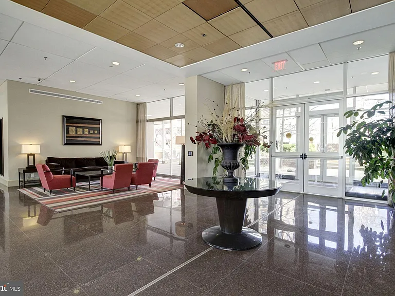 355 I St SW #410 — Photo 18