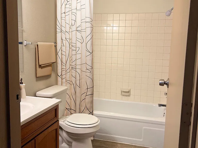 Residence on 11th — Photo 6