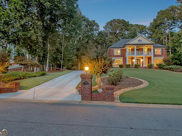 300 Broadmoor Dr, Fayetteville, GA 30215
