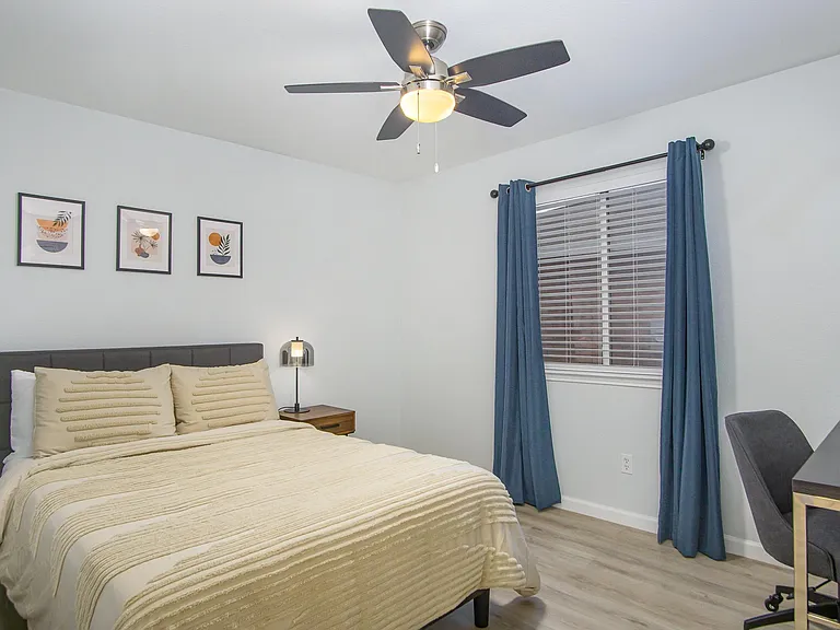 9437 Goldenview Dr — Photo 13