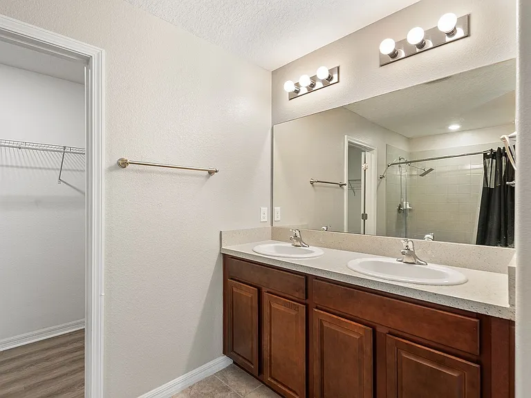 11201 Hudson Hills Ln — Photo 10