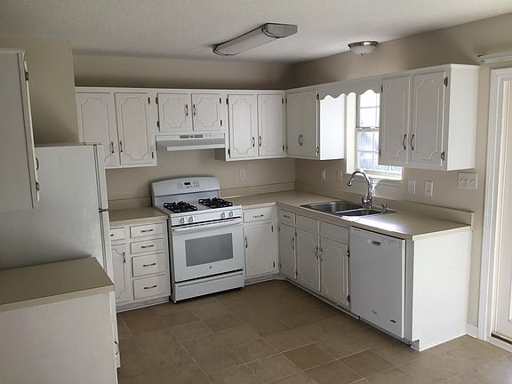 5th image of 63 Grassmire Drive Clarksville
