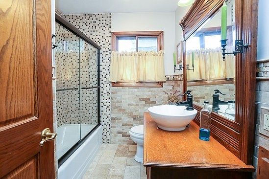 Decked out bathroom- main level