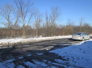 N16W26553 Conservancy Dr, Pewaukee, WI 53072