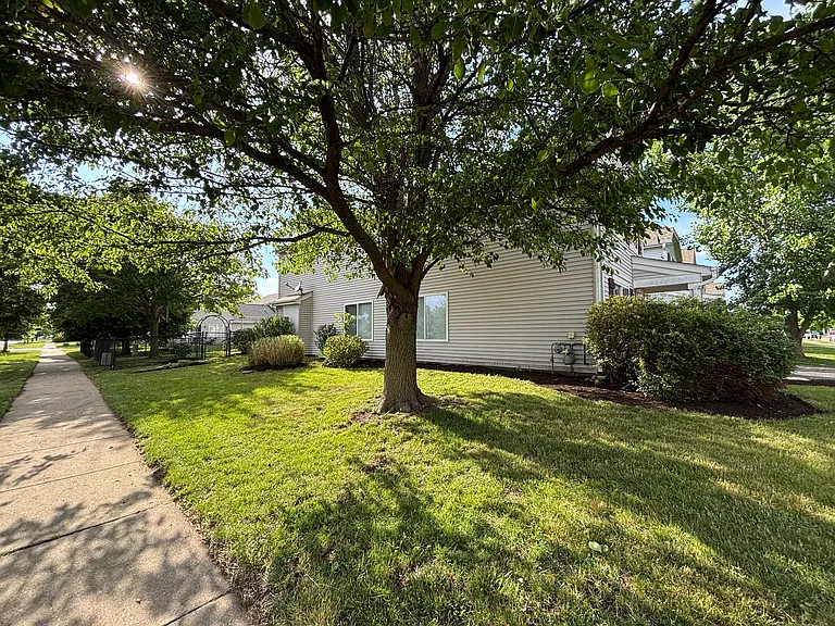 2477 Hillsboro Ln — Photo 19