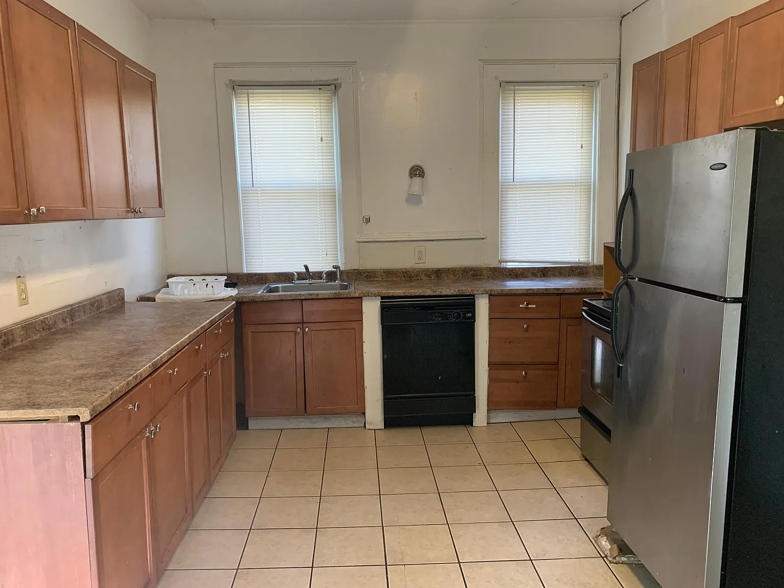 5 bed, 2176 sqft, $2,780 — Photo 3