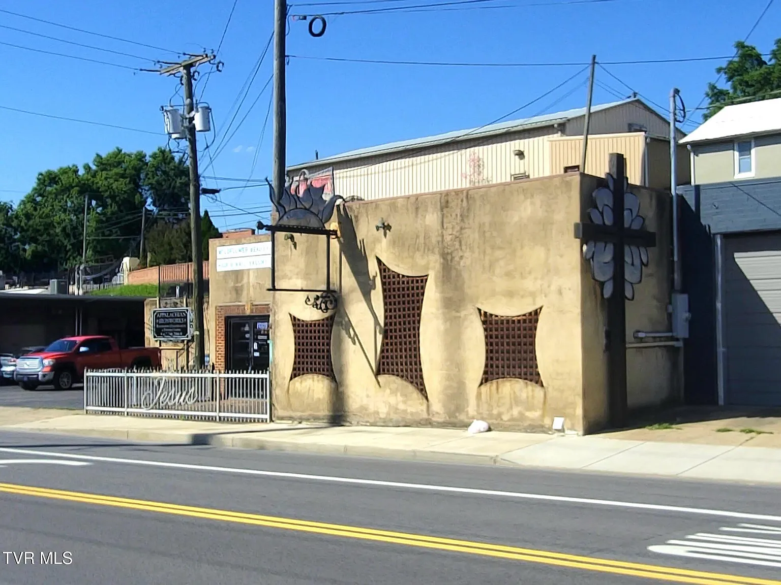 Studio, 2075 sqft, $1,750 — Photo 3