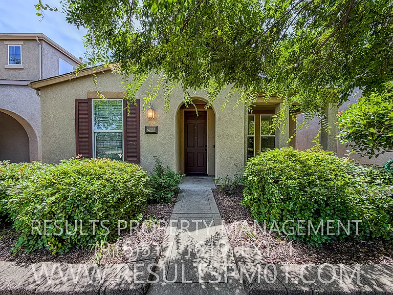 2905 Market St — Photo 2
