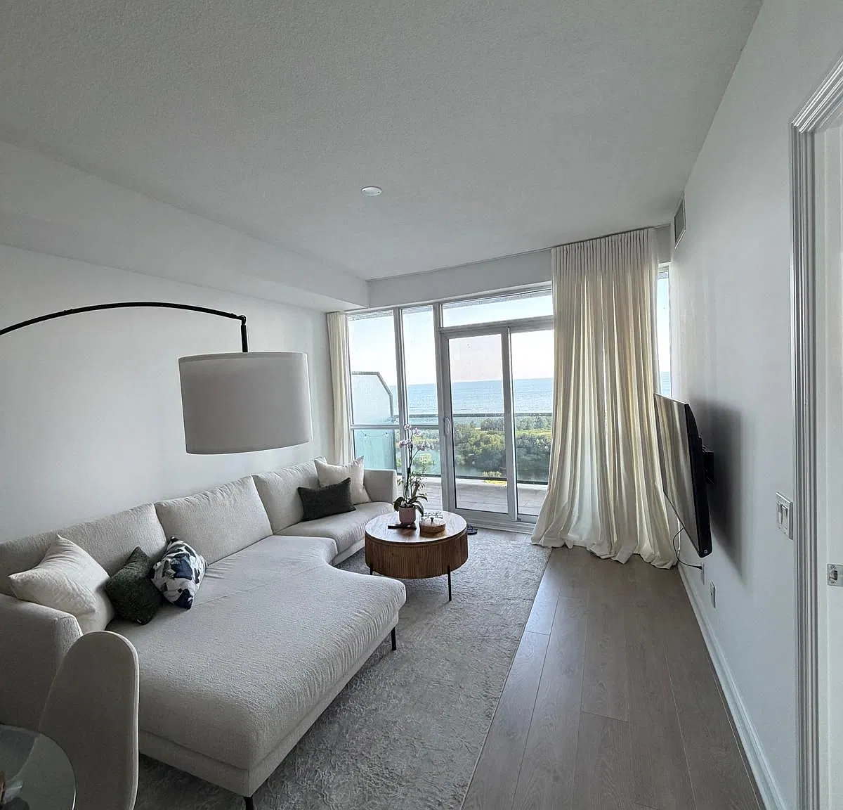 80 Marine Parade Dr — Photo 1