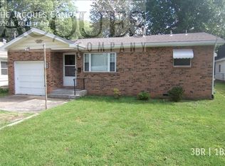 2610 N Kellett Ave, Springfield, MO 65803