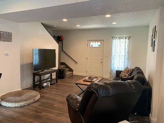 5th image of 104 Sabraton Ave