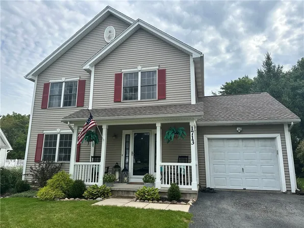 1713 Parkside Pl, Lima, NY 14485