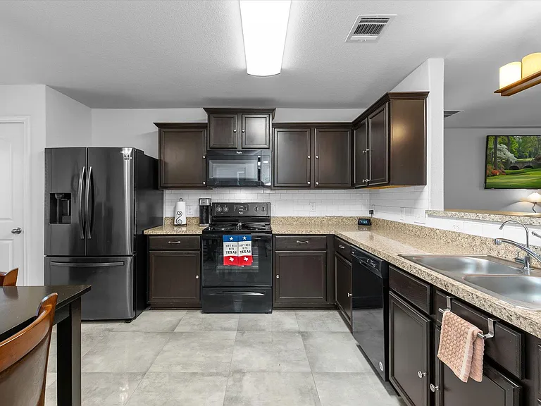 1533 Breanna Ln — Photo 4