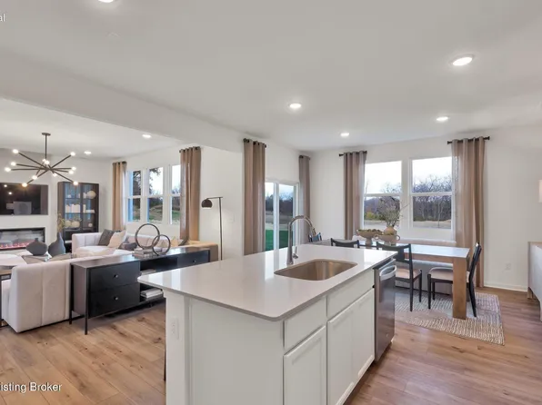 16932 Aiken Ridge Cir, Louisville, KY 40245
