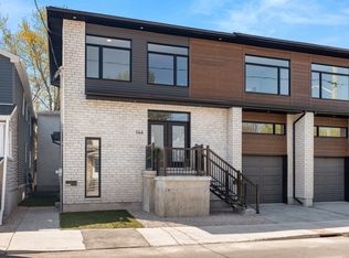 138 Montfort St, Ottawa, ON K1L5P2