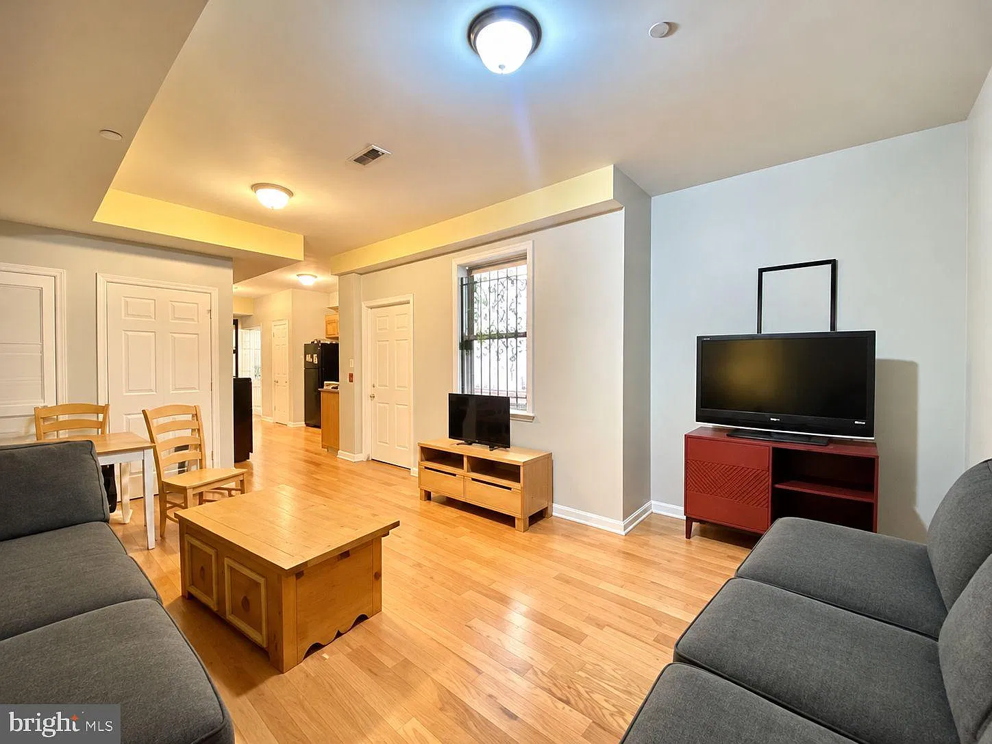 3 bed, 3.0 bath, 1200 sqft, $2,175 — Photo 1