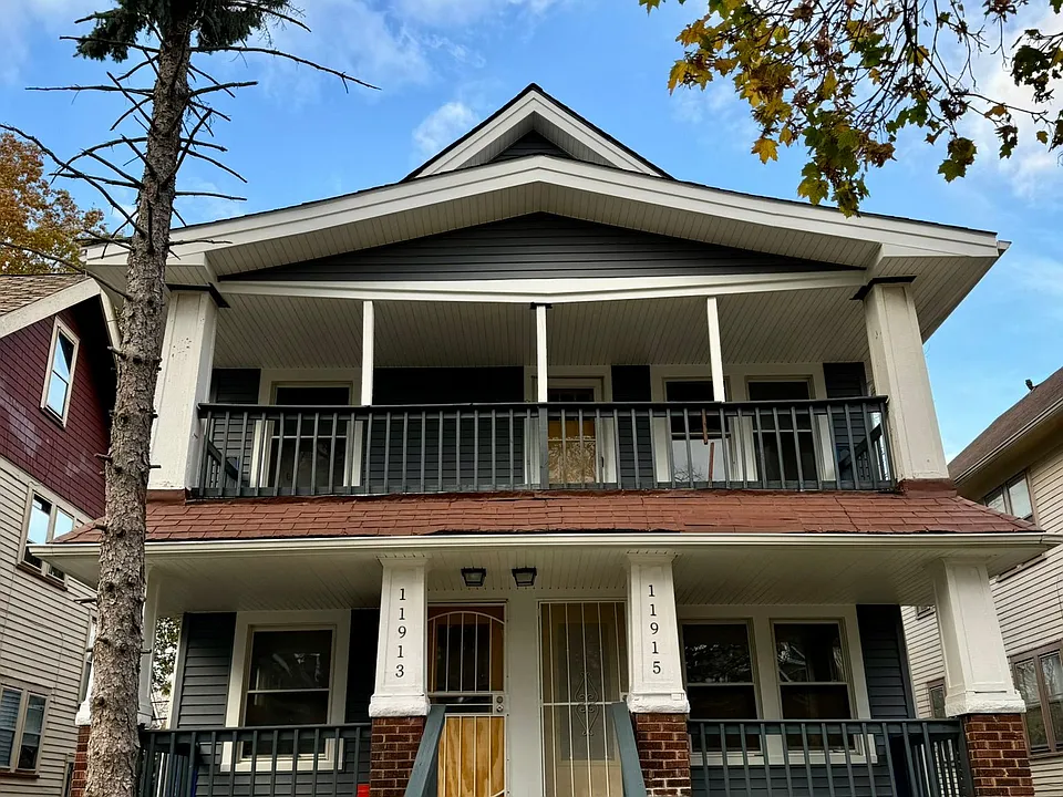 3 bed, 1.0 bath, 1200 sqft, $1,300