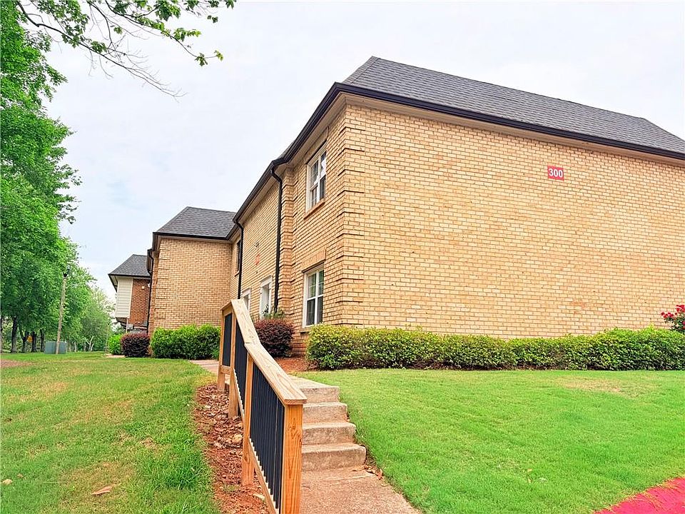 1st image of 300 Winding River Dr Unit E