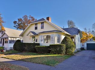 32 Pleasant St, Saugus, MA 01906