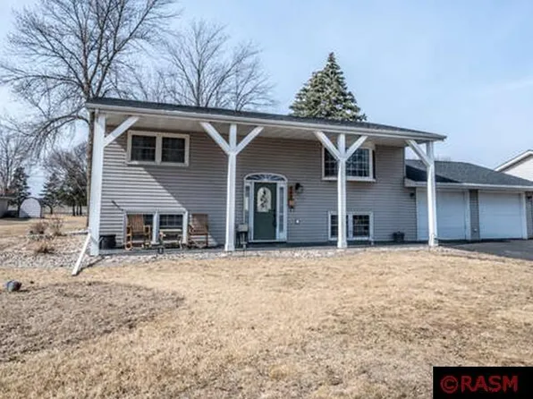 809 9th St, Gaylord, MN 55334