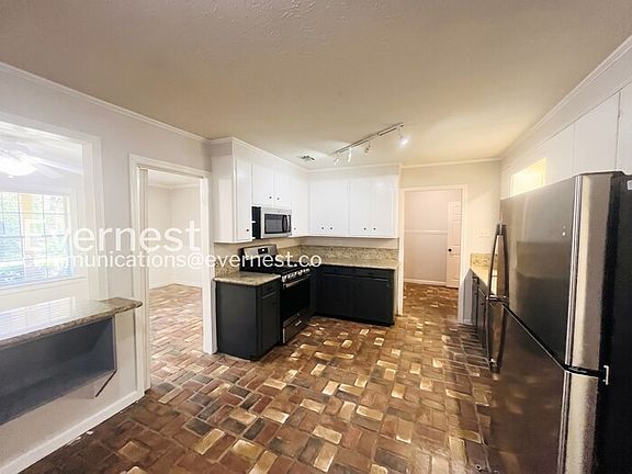 5th image of 114 Rollingwood Dr