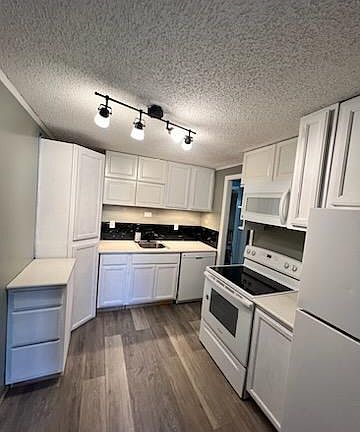 2nd image of 2181 Columbia Blvd #B