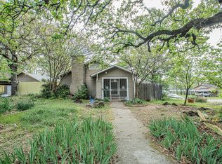 2625 Canton Dr, Fort Worth, TX 76112