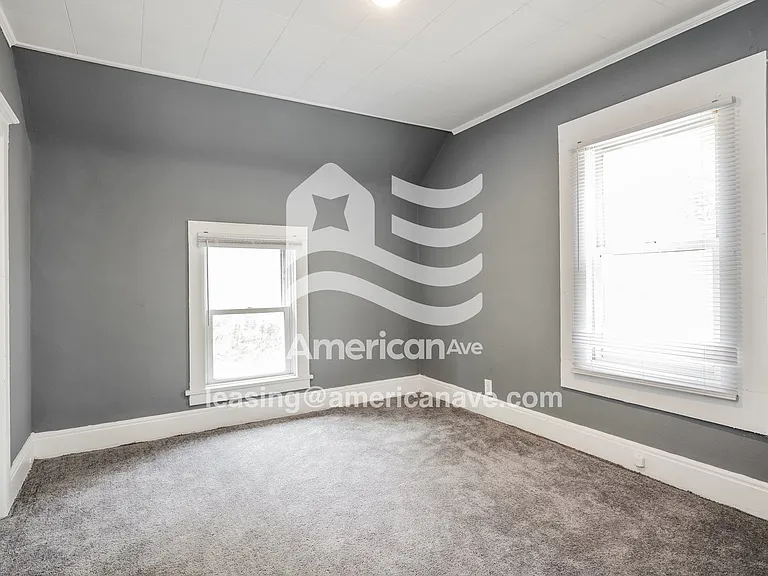 1893455_010_wm_-_bedroom_12877815.jpg