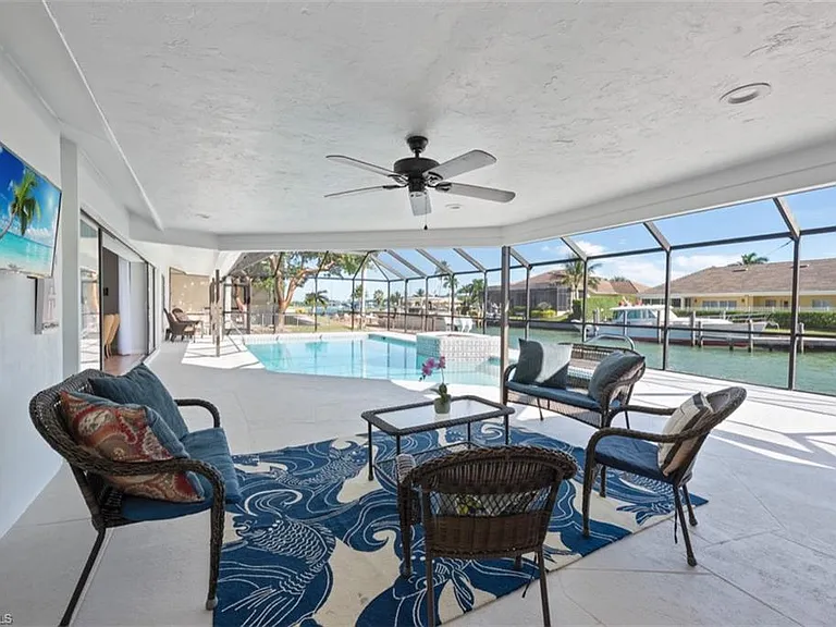955 Iris Ct — Photo 17