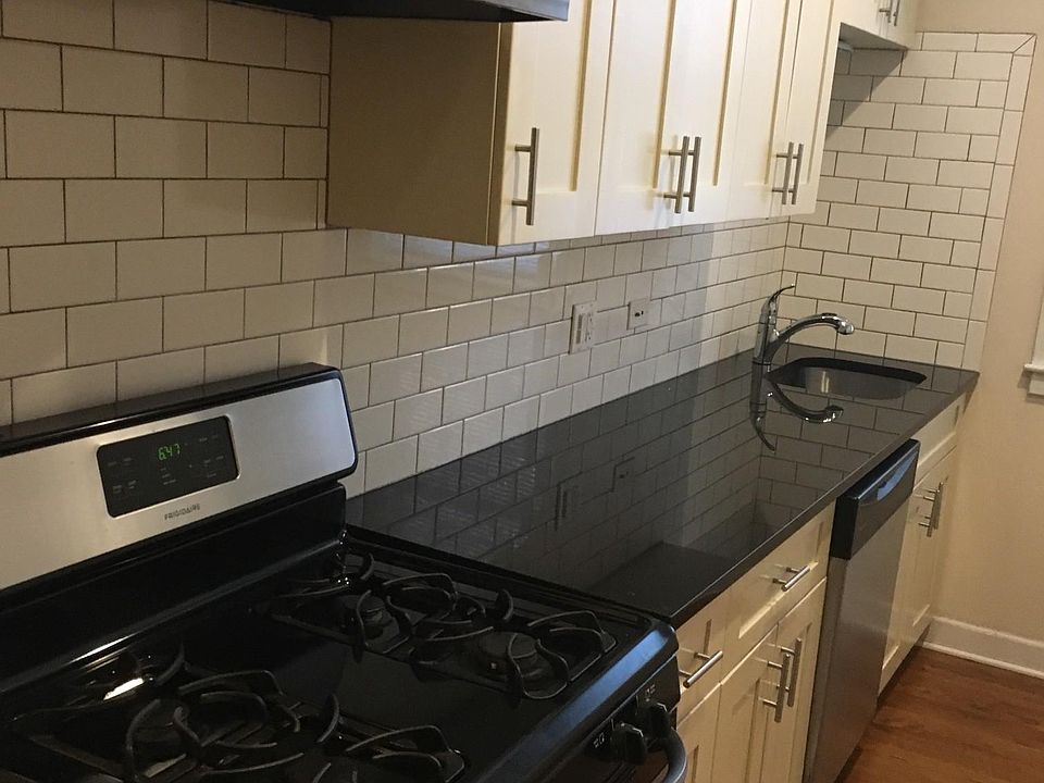 1st image of 851 W Cornelia Ave #1W