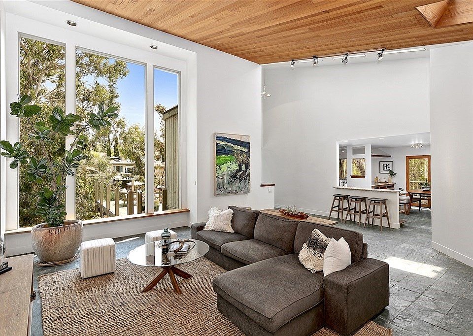 1st image of 4271 Hortensia St