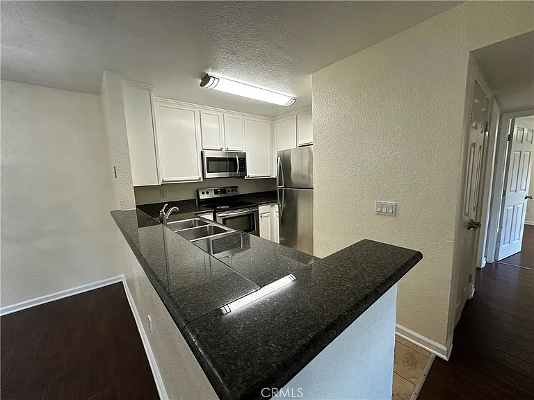 2450 San Gabriel Way #104 — Photo 4