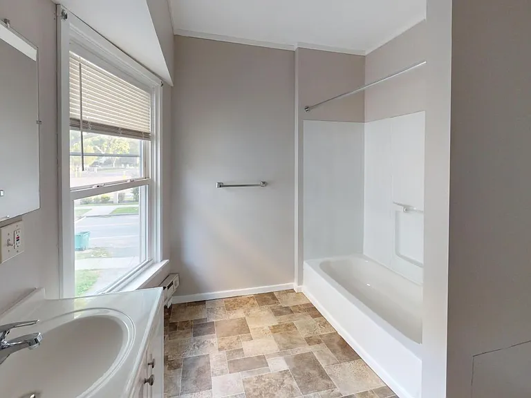 116 Ridgeway Ave — Photo 3