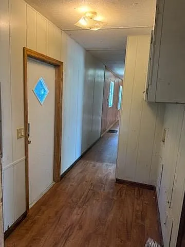 3 bed, 1.5 bath, 924 sqft, $990 — Photo 3