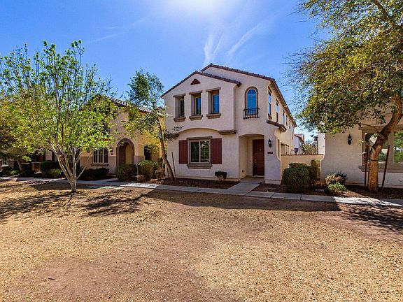 3rd image of 20917 W Maiden Ln