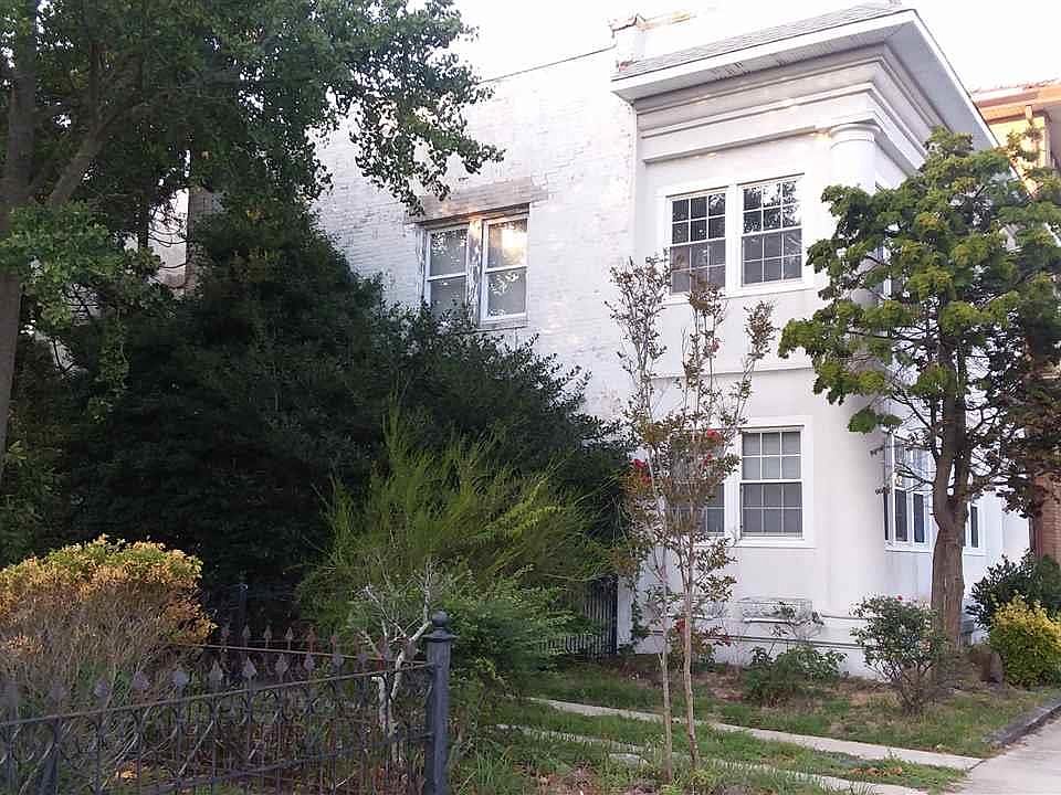 Building Photo 3