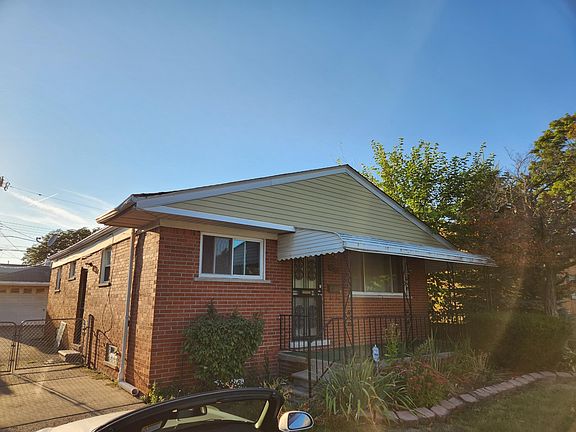 2nd image of 6237 N Waverly St