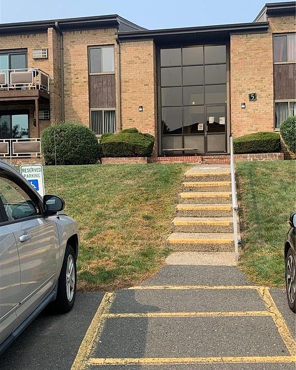 1st image of 5 Charles Ln APT 2D