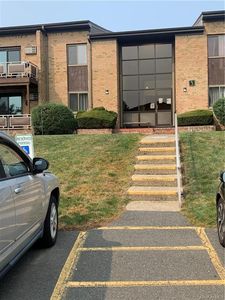 5 Charles Ln APT 2D, Pomona, NY, 10970