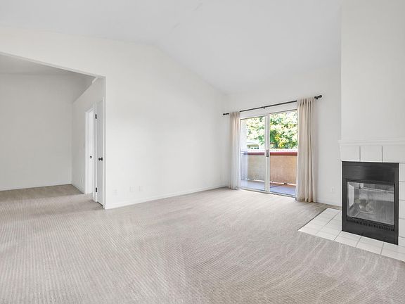 3rd image of 6967 Stagecoach Rd APT E
