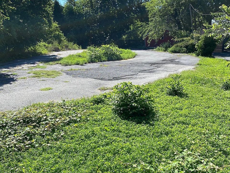 2nd image of E Elm Ave