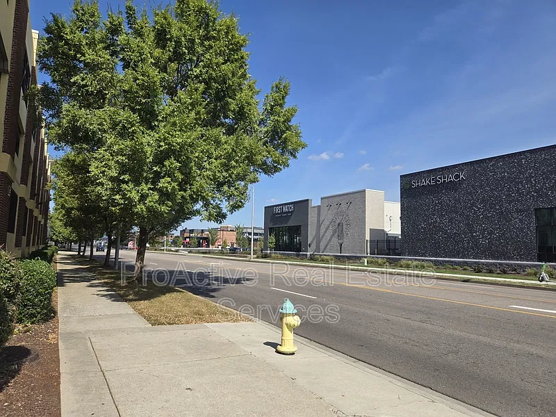2 bed, 2.0 bath, 1100 sqft, $2,100 — Photo 4