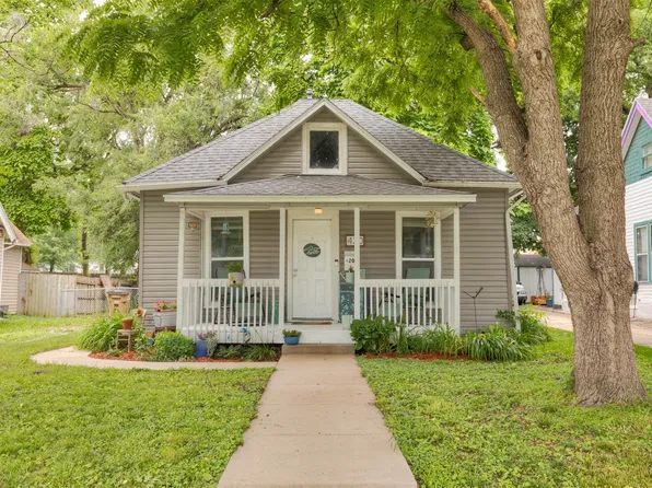 420 9th St, West Des Moines, IA 50265