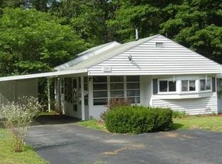 77 Beechwood Rd, Halifax, MA 02338