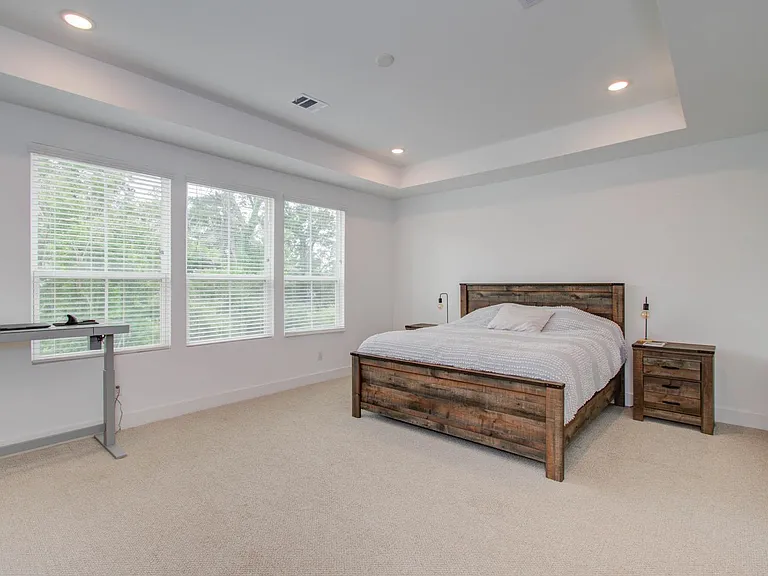 970 Highland Sound Ln — Photo 16