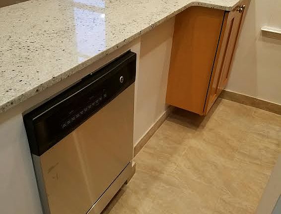 4th image of 224 E 48th St APT 2B