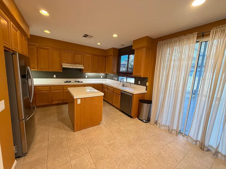 4912 Borders St — Photo 4