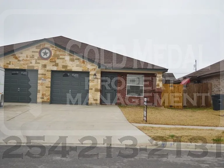 1104 Grace Point Dr — Photo 2