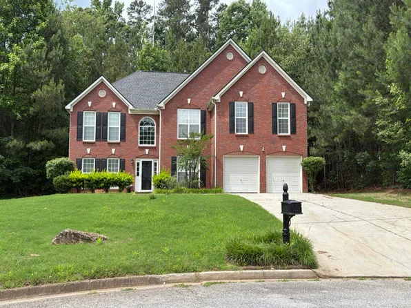 6681 Point Of Woods Dr, Stone Mountain, GA 30087