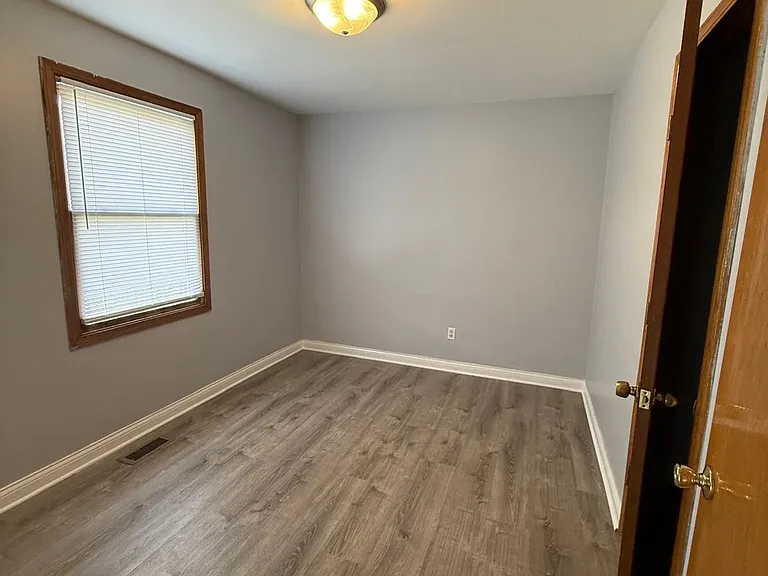 3841 N Octavia Ave — Photo 10